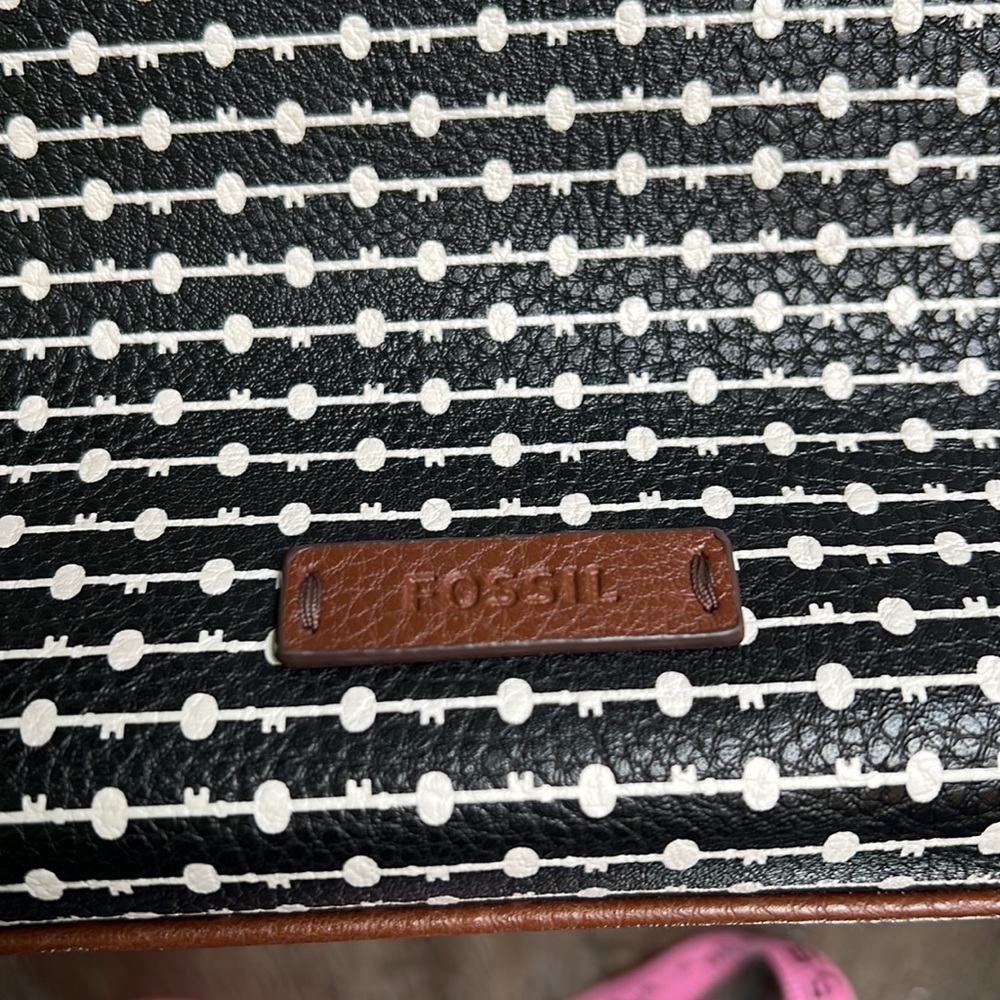 Fossil Large Tote - Picture 2 of 8